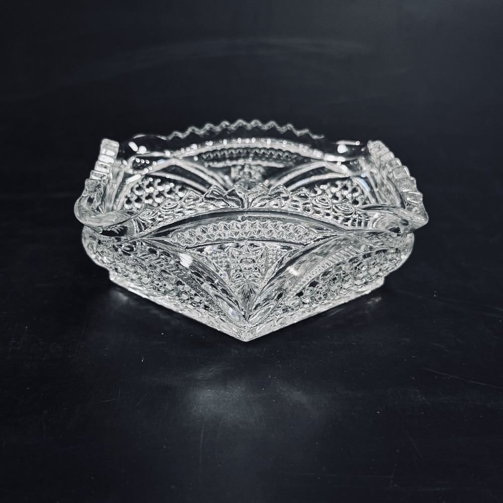 Vintage Mid Century Starburst Clear Crystal Glass Ashtray Vanity Trinket Dish‎